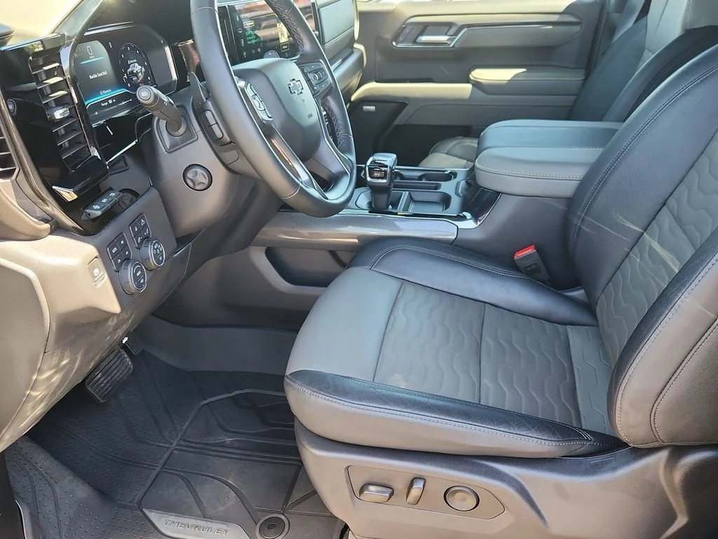 Used 2024 Black Chevrolet ZR2 image 7