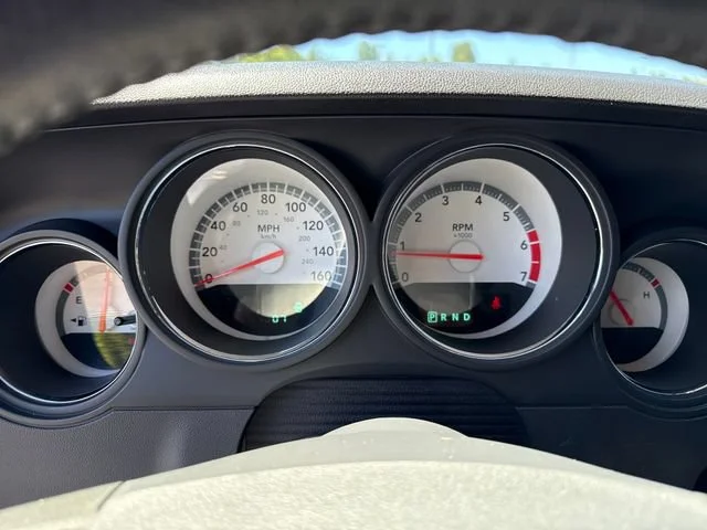 Used 2009 Brilliant Black Pearl Dodge R/T image 23