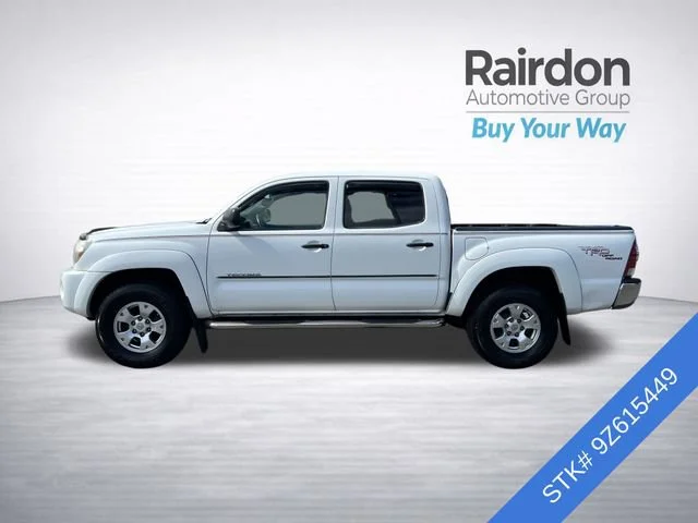 Used 2009 Super White Toyota  image 4