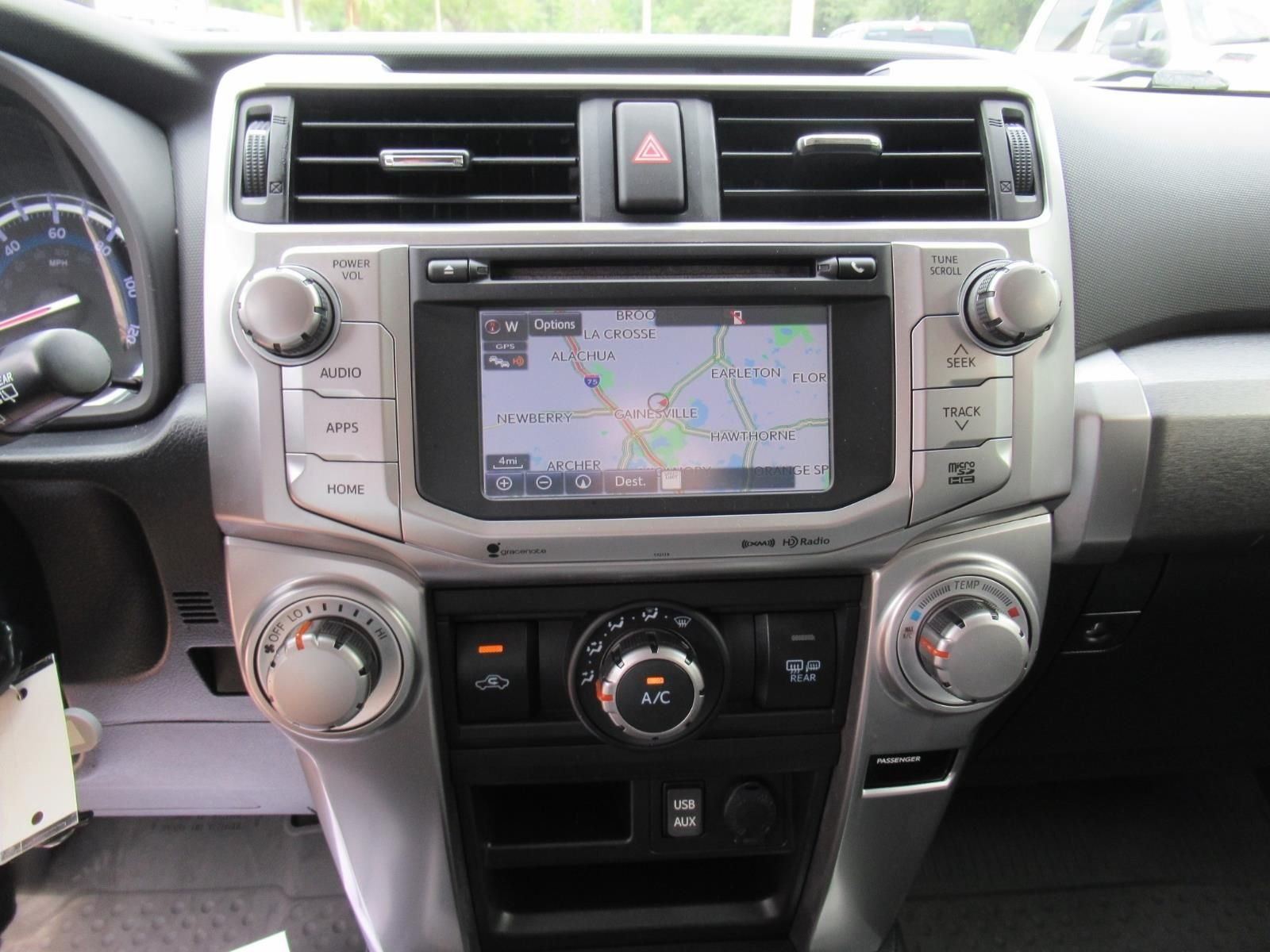 Used 2018 Silver Toyota SR5 image 26