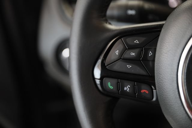 Used 2019 Gray Jeep Latitude image 4