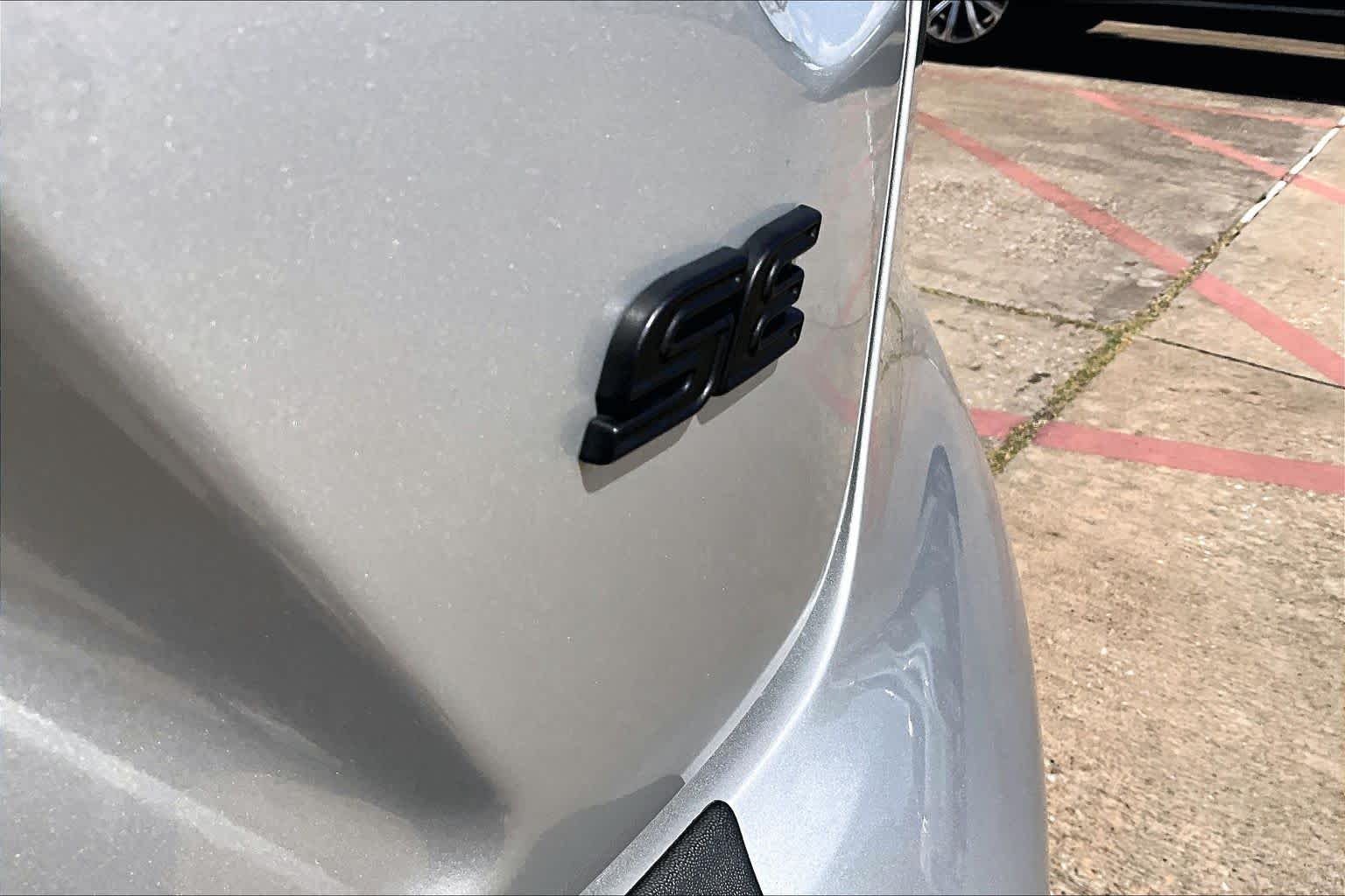 Used 2025 Classic Silver Metallic Toyota SE image 10