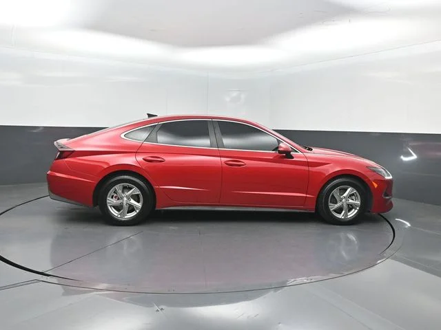 Used 2021 Red Hyundai SE image 26