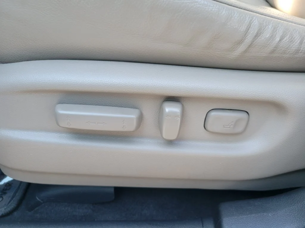 Used 2020 White Honda EX-L image 20