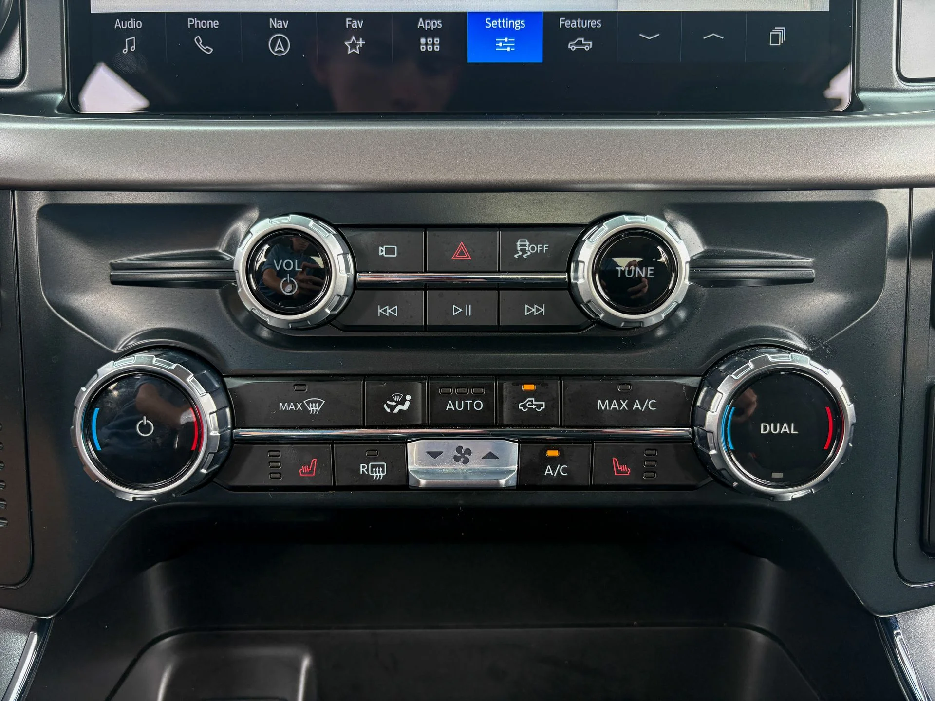 Used 2025 Red Ford XLT image 24