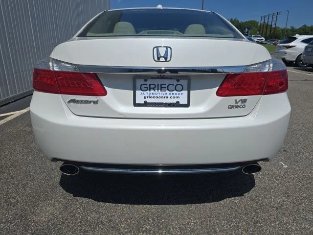 Used 2014 White Honda EX-L image 8