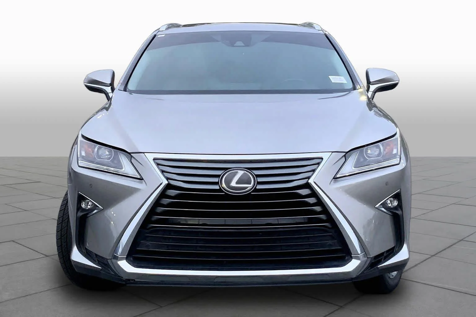 Used 2018 Atomic Silver Lexus  image 4