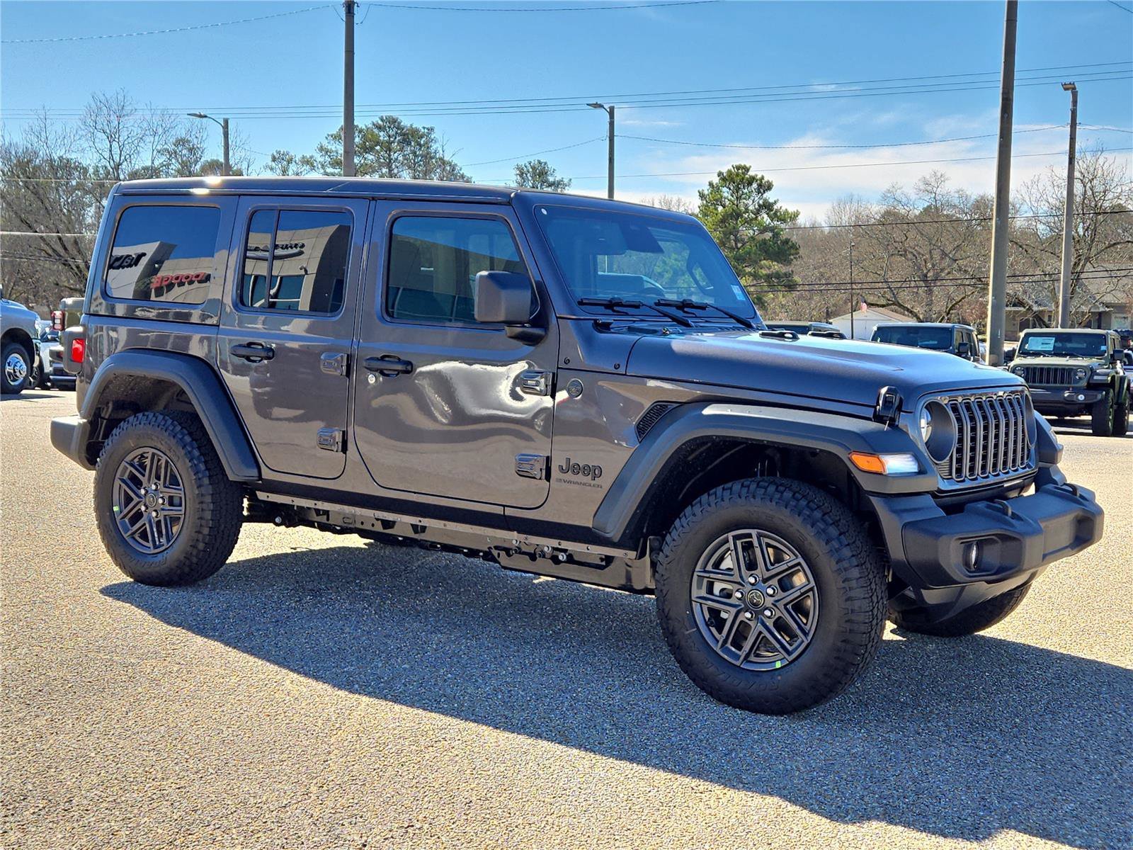 New 2026 Granite Crystal Metallic Clearcoat Jeep Sport S image 4