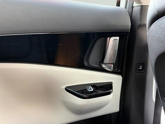 Used 2023 White Kia EX image 32