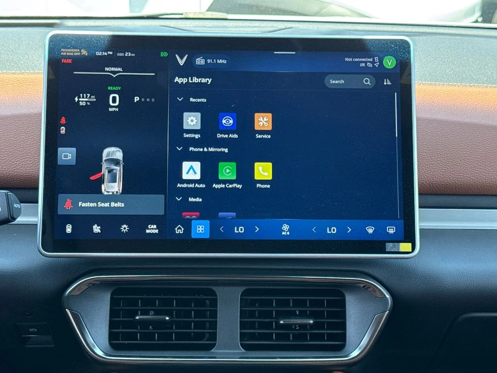 2025 VinFast VF 8 Plus - Photo 23