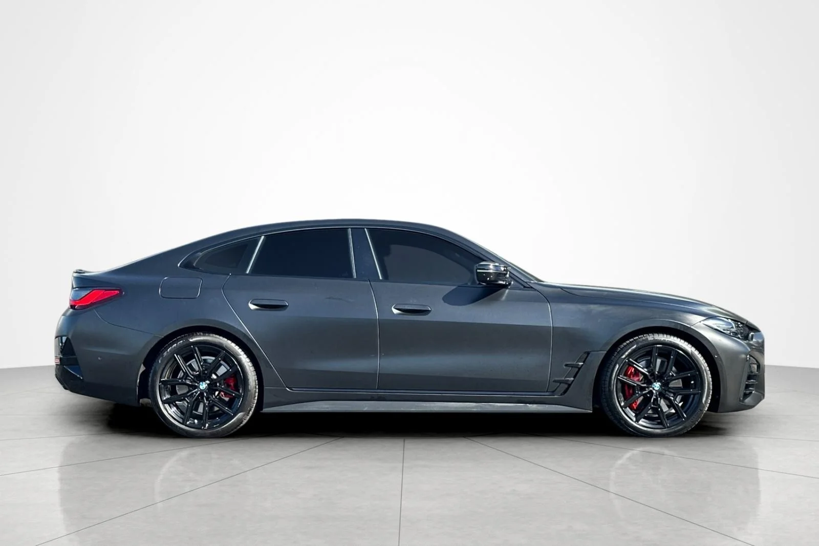Used 2024 Black Sapphire Metallic BMW M440i image 6