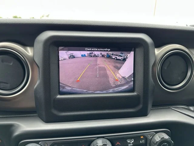 Used 2020 Silver Jeep Unlimited Sport S image 17