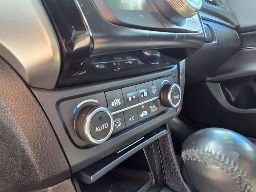 Used 2020  Acura Premium Package image 22