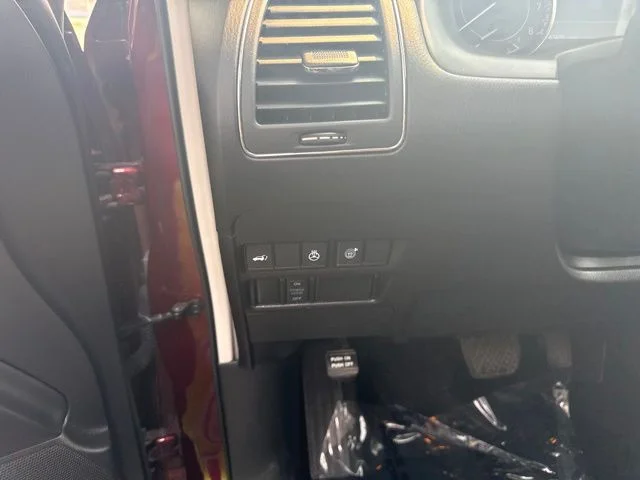 Used 2024 Red Nissan Platinum image 23