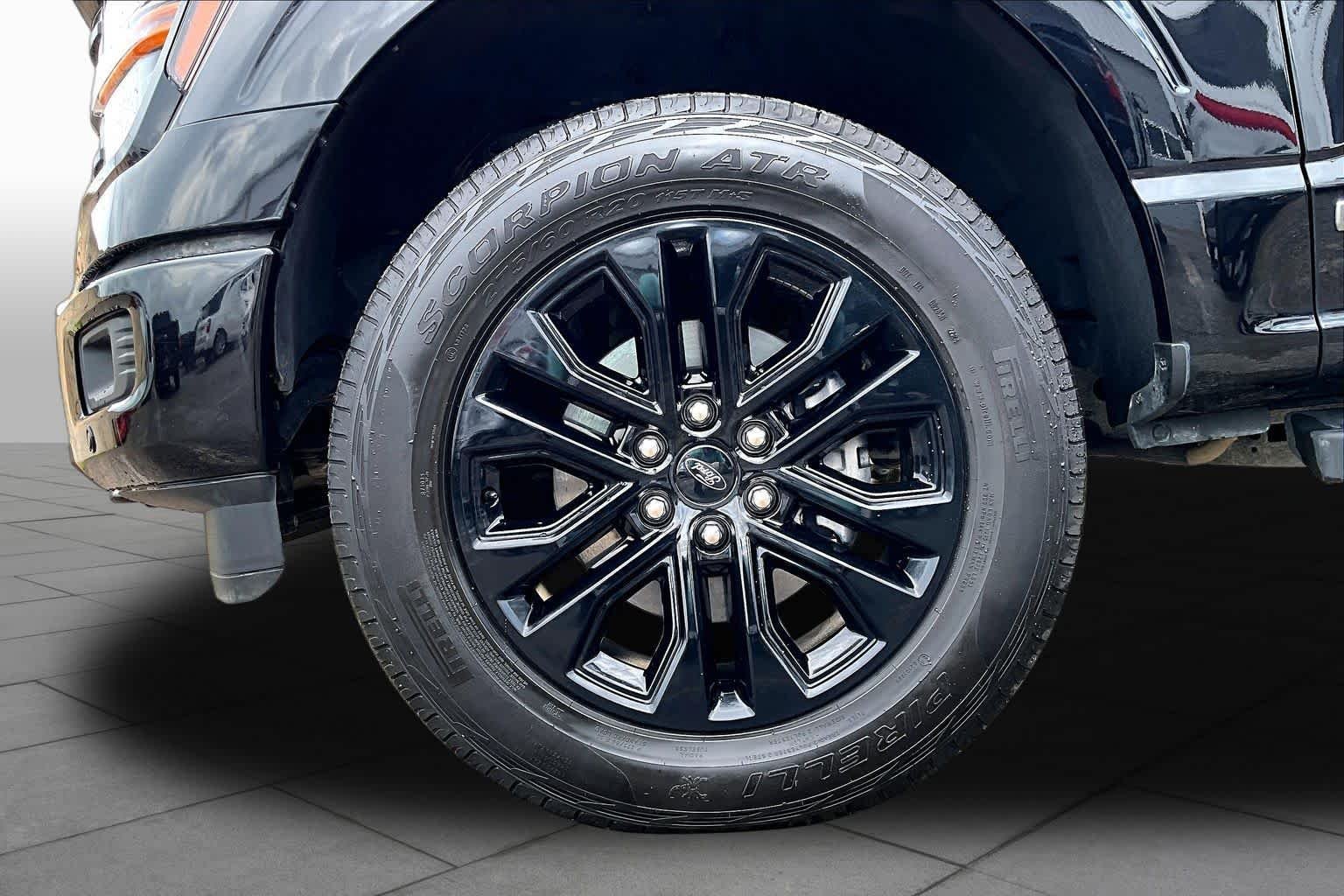 Used 2025 Agate Black Metallic Ford XLT image 13