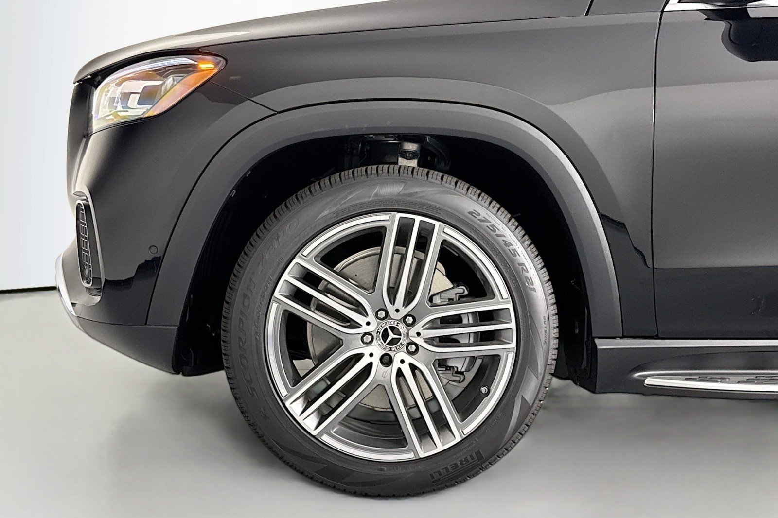 New 2026 Obsidian Black Metallic Mercedes-Benz GLS 450 4MATIC® SUV image 10