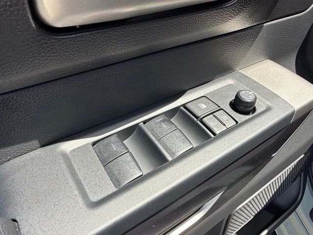 2025 Toyota Tundra SR5 - Photo 34