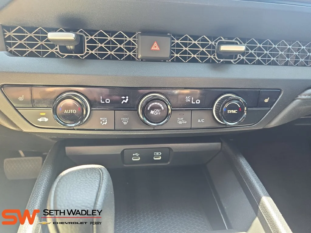 Used 2025 Black Honda SE image 24
