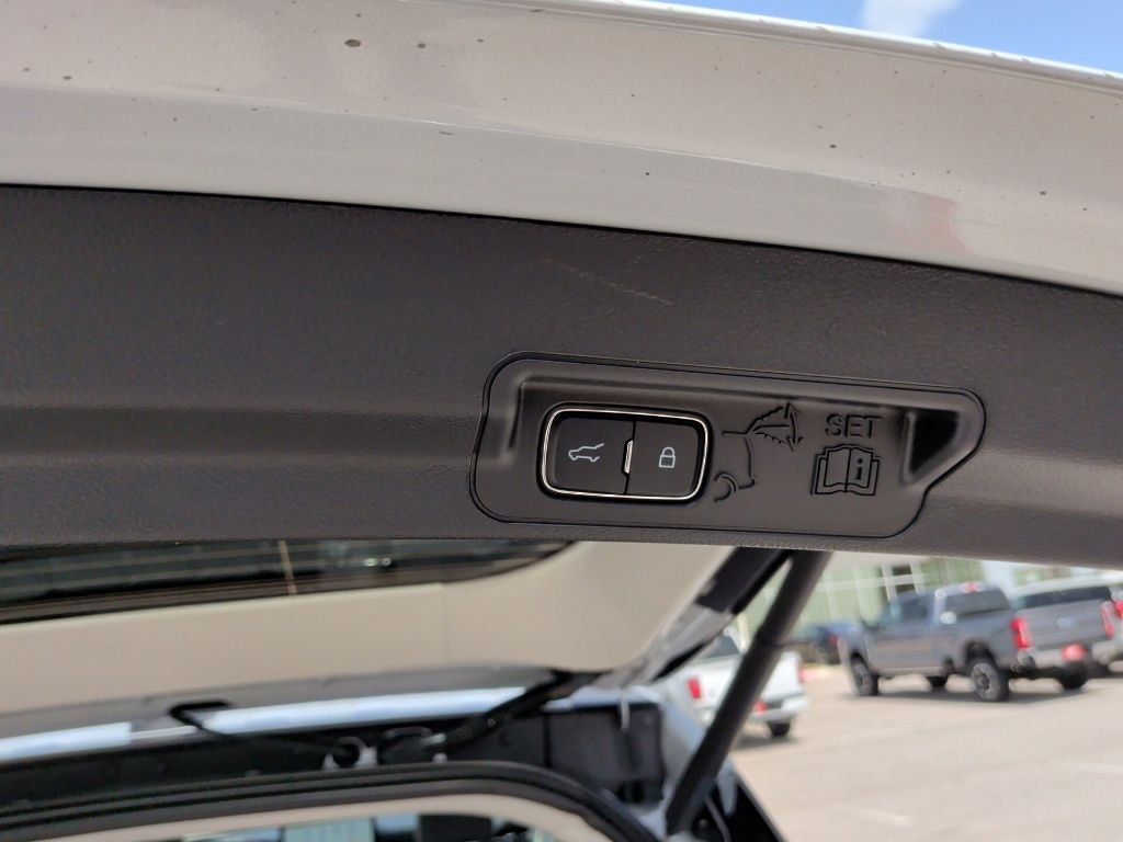 New 2026 Space White Metallic Ford Active image 44