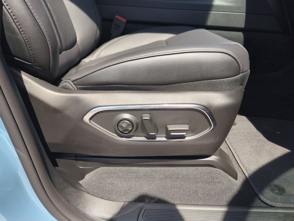New 2026 Steel Blue Exterior Paint Jeep Limited Altitude image 39