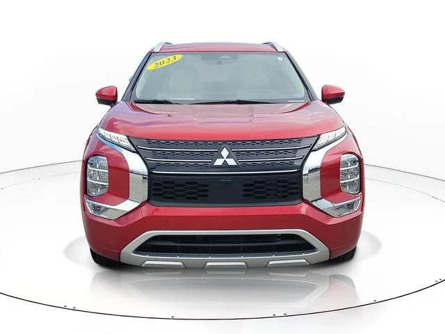 Used 2023 Red Mitsubishi SEL image 2