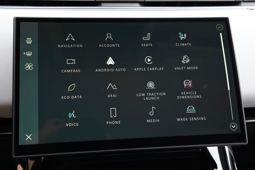 New 2026 Fuji White Land Rover Dynamic SE image 22