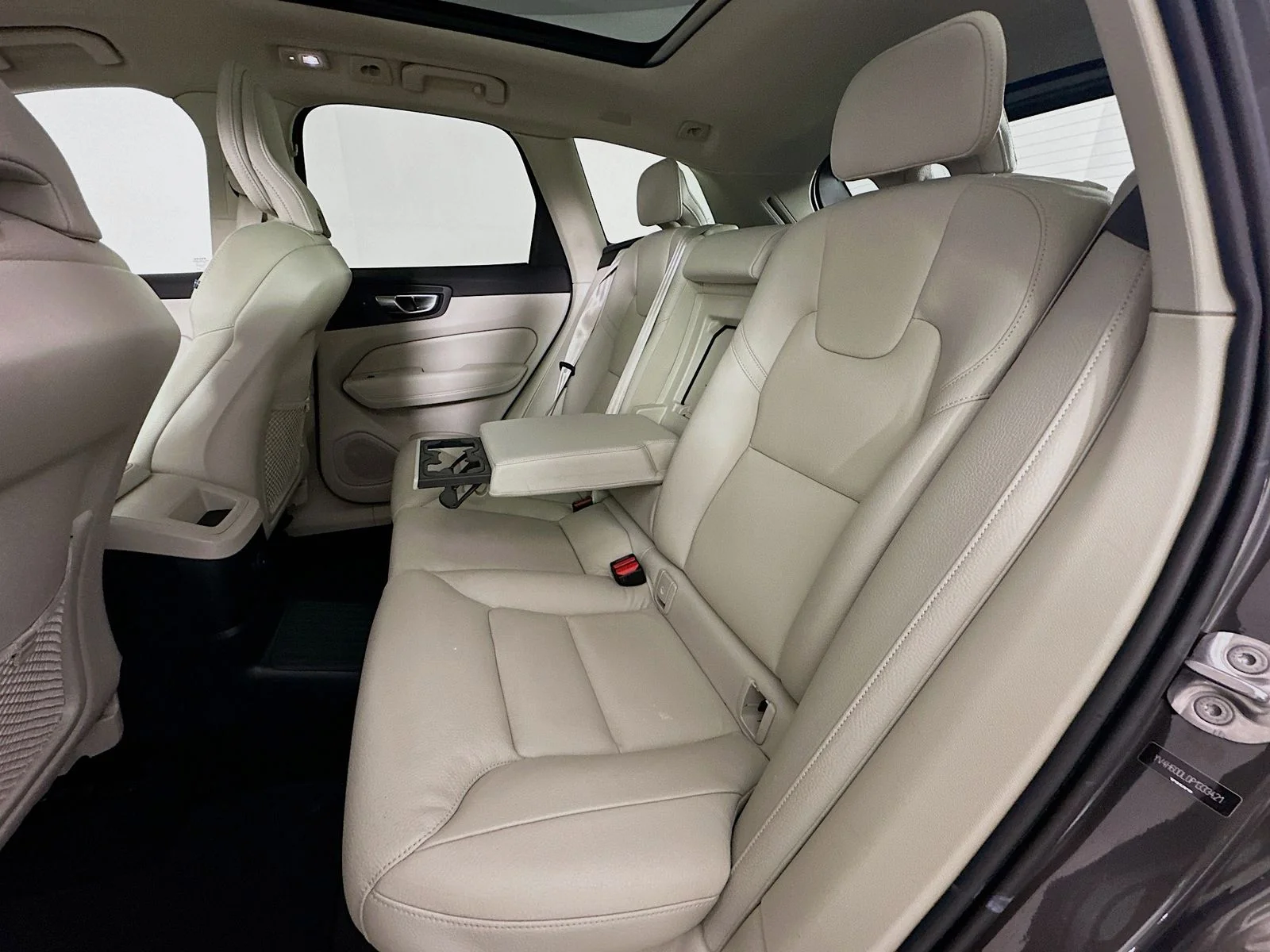 Used 2023 Gray Volvo T8 Plus Dark Theme image 25
