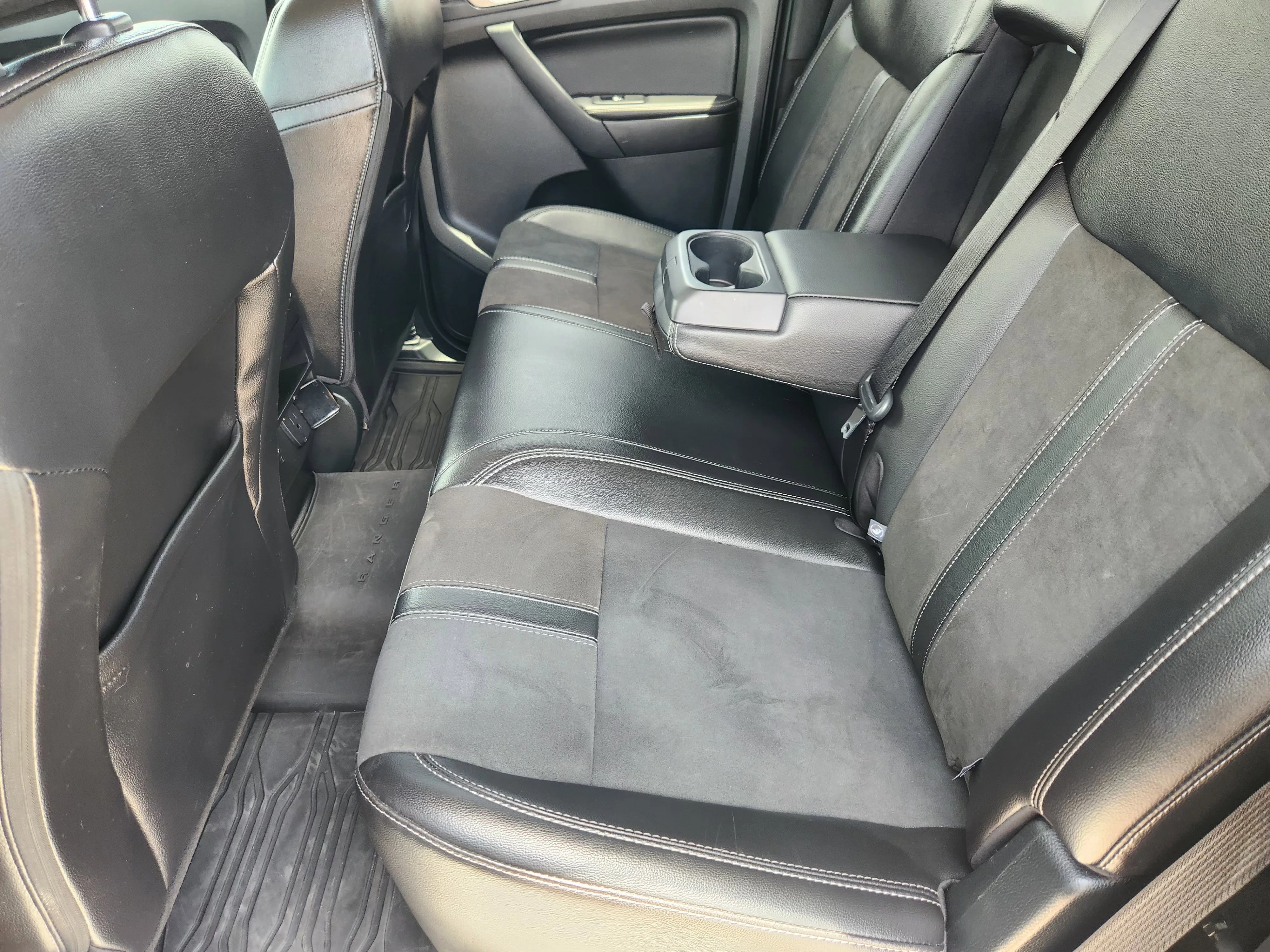 Used 2022 Gray Ford Lariat Tremor image 30