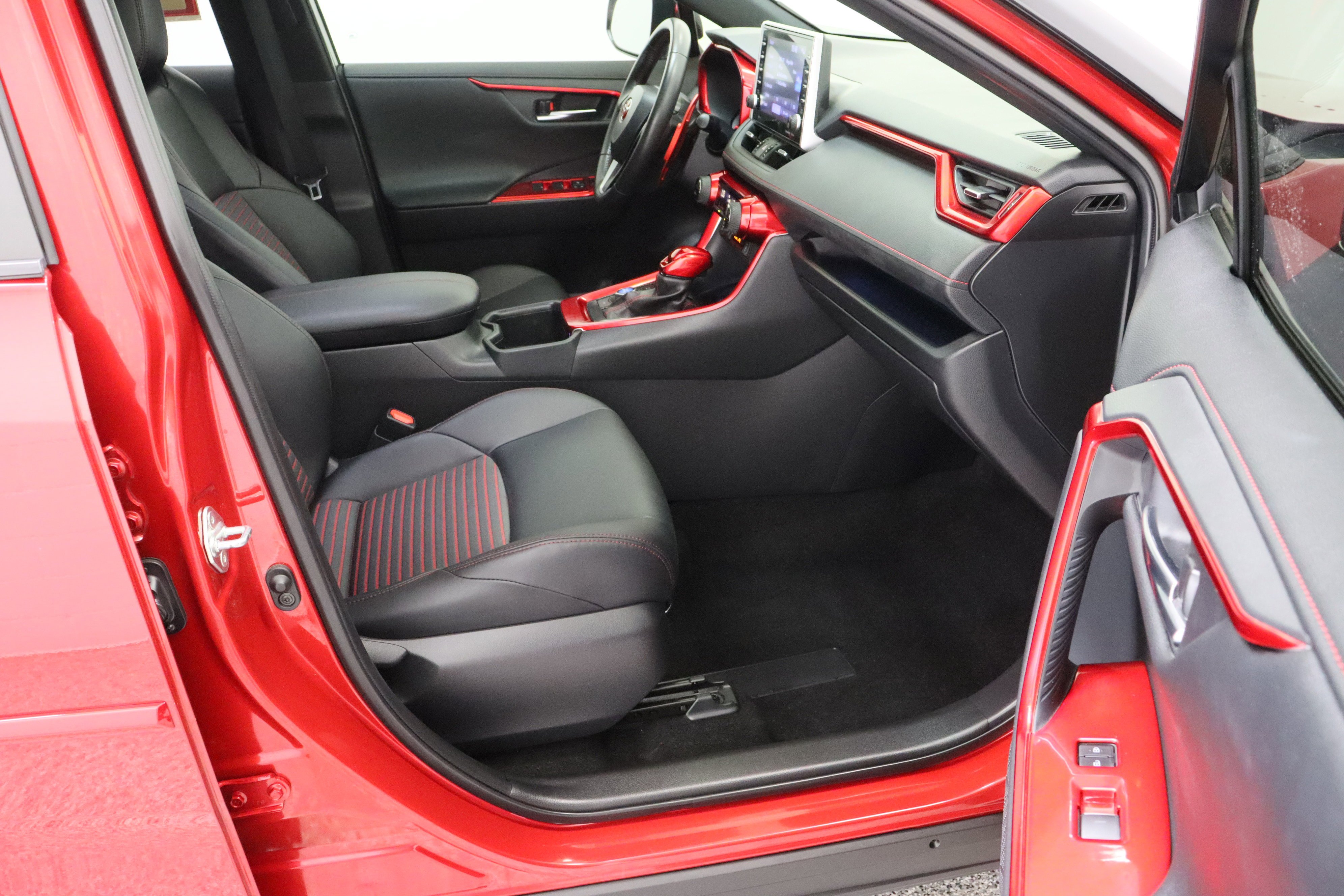 Certified Used 2022 Supersonic Red/Midnight Black Metallic Toyota XSE 2.5L/Electric image 40