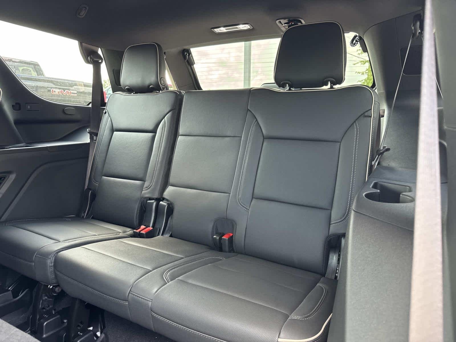 2026 GMC Yukon Elevation - Photo 8
