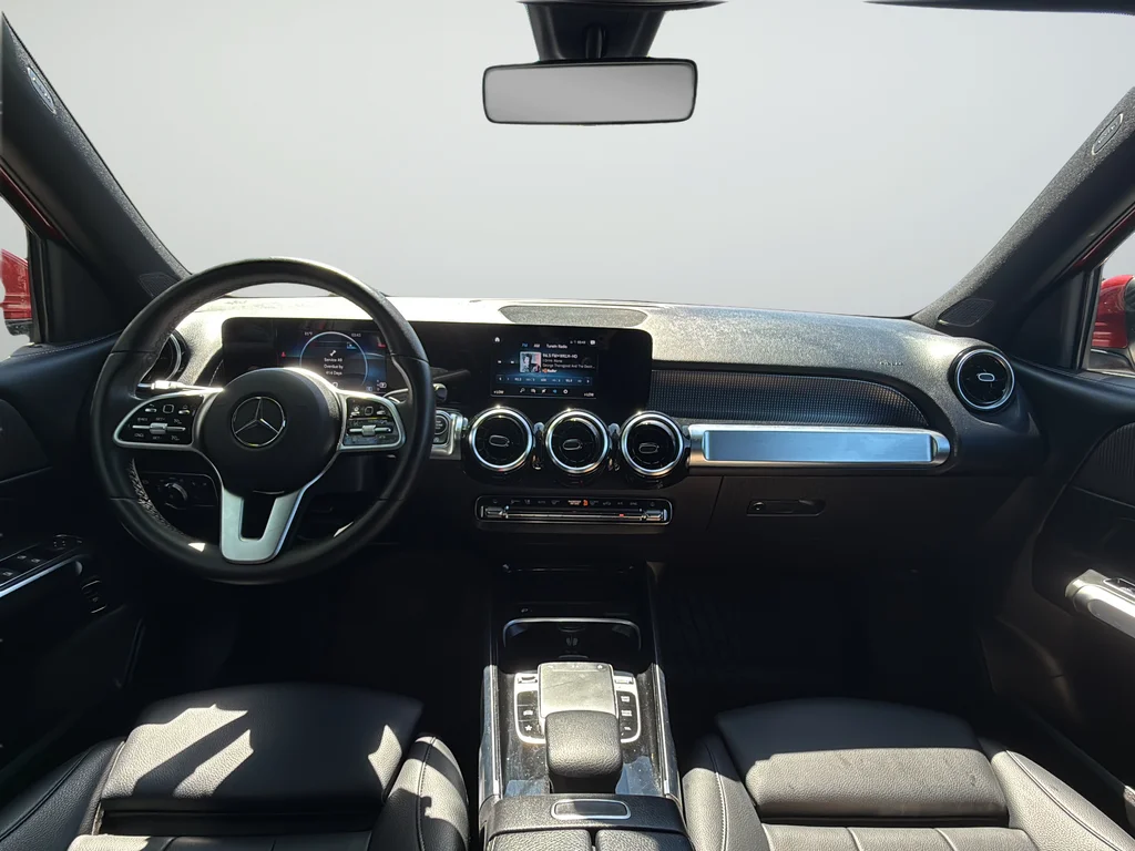 Used 2020 Red Mercedes-Benz GLB 250 image 20