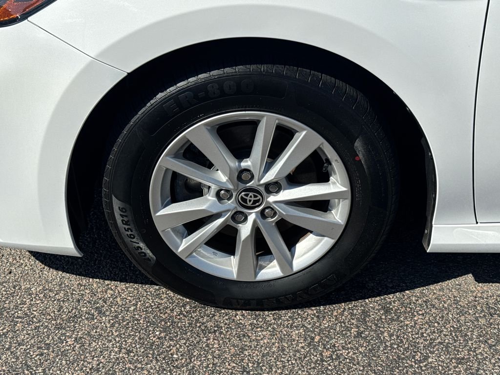Used 2025 White Toyota LE image 38