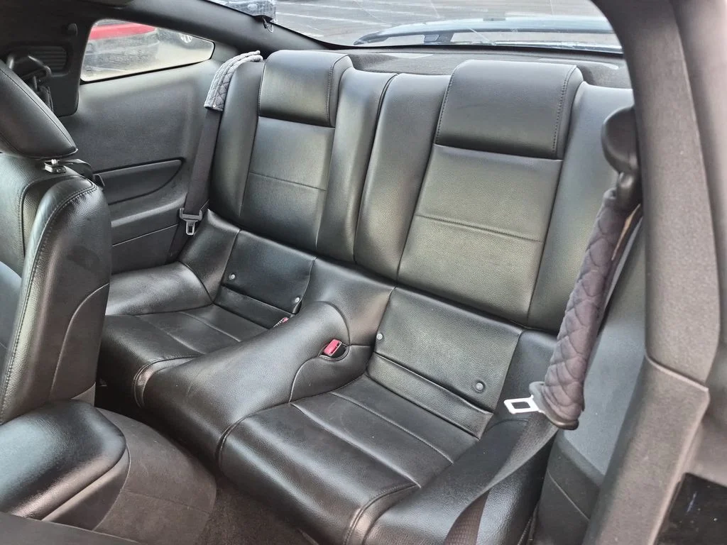 Used 2006 Black Ford V6 image 14