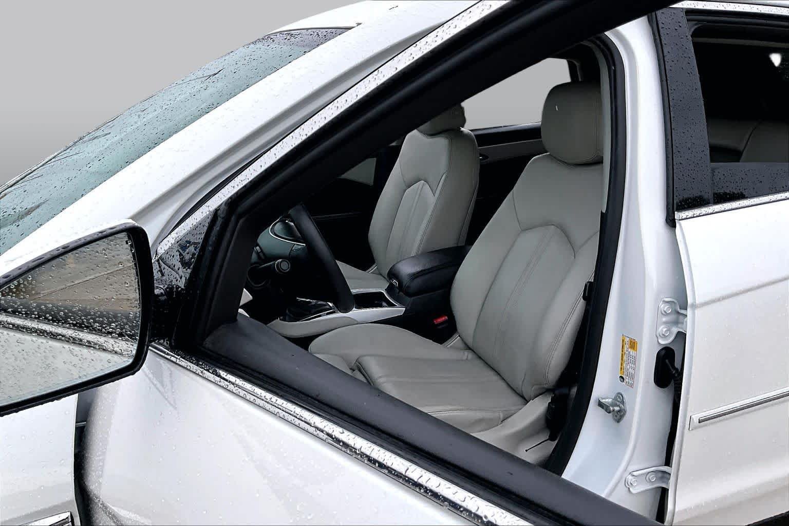 Used 2016 Platinum Ice Tricoat Cadillac Luxury Collection image 8