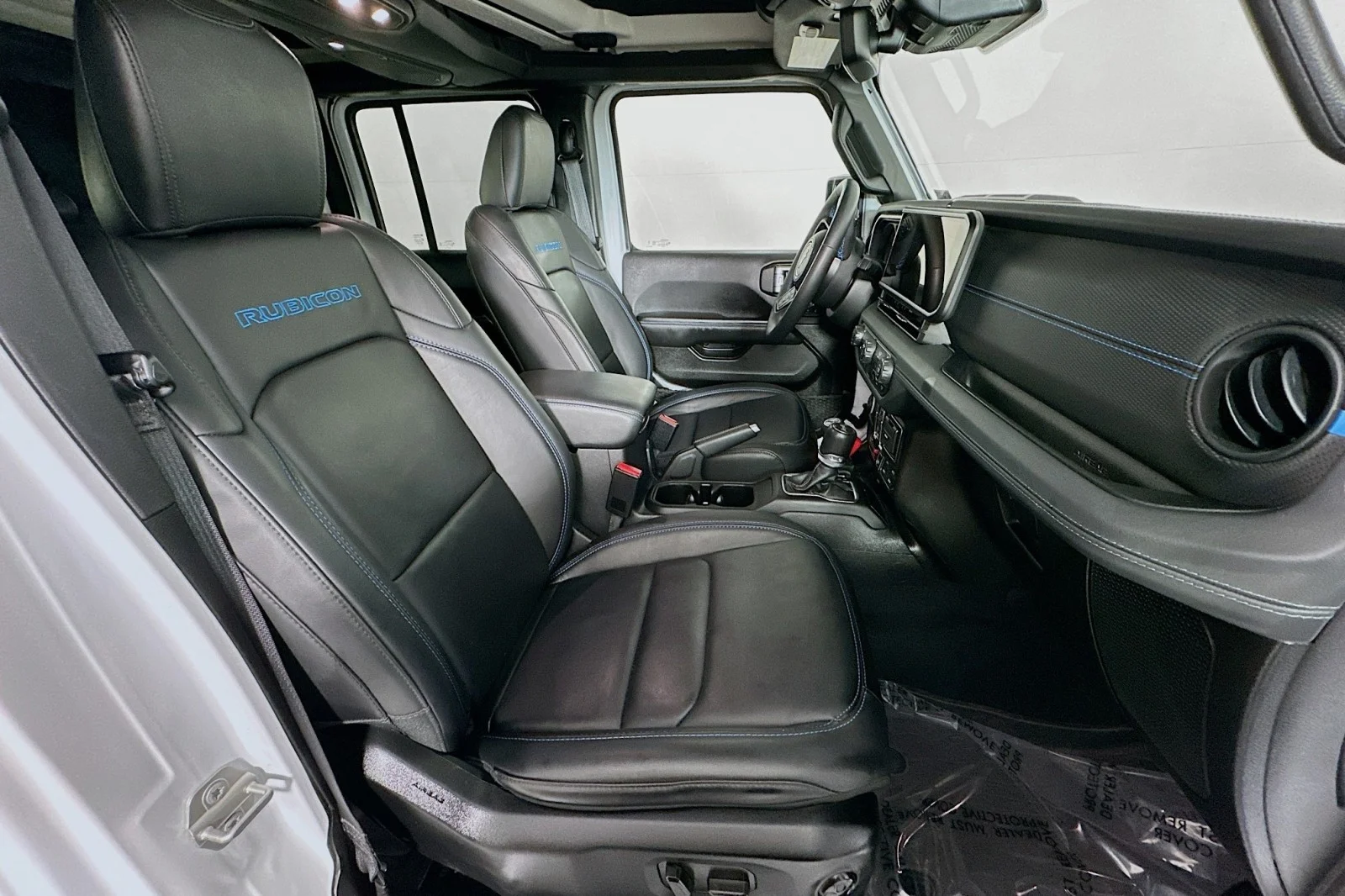 Used 2024 Bright White Clearcoat Jeep Rubicon X image 8