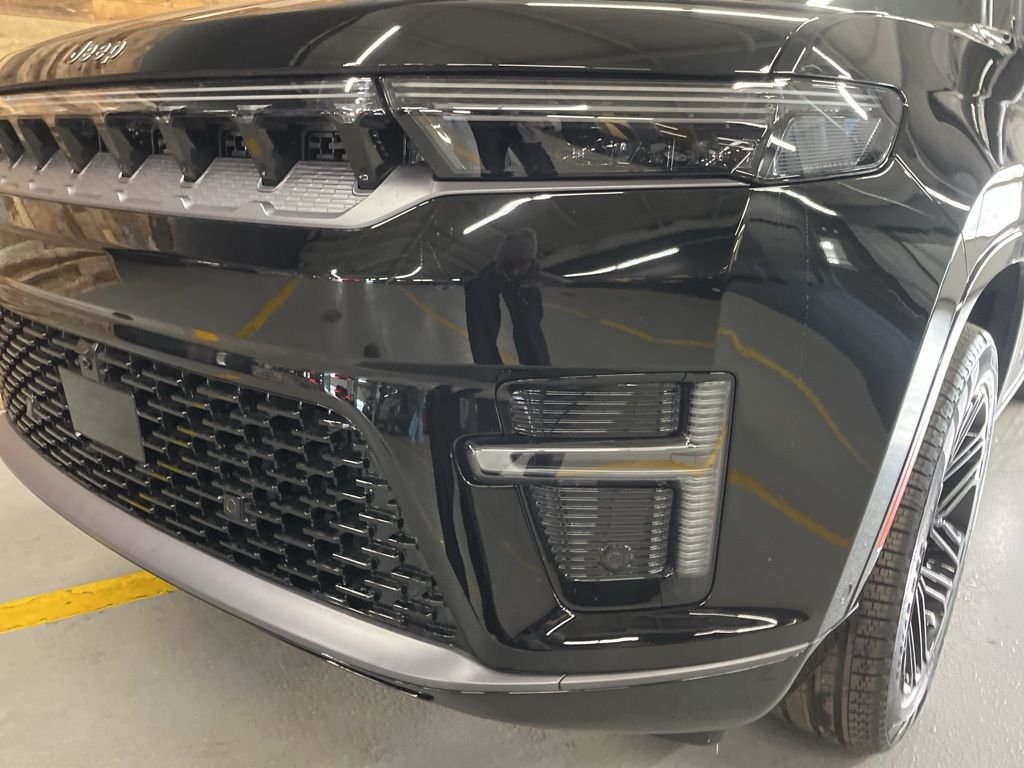 New 2026 High Gloss Black Exterior Paint Jeep Limited Reserve image 10