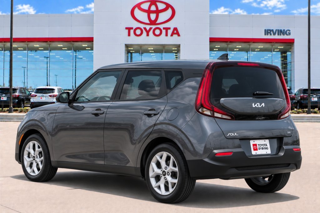 Used 2022 Kia Soul LX with VIN KNDJ23AUXN7833790 for sale in Irving, TX