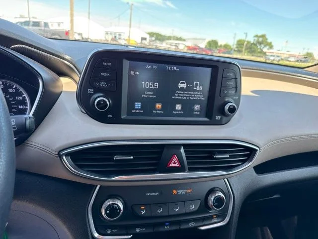 Used 2019 Red Hyundai SE image 23