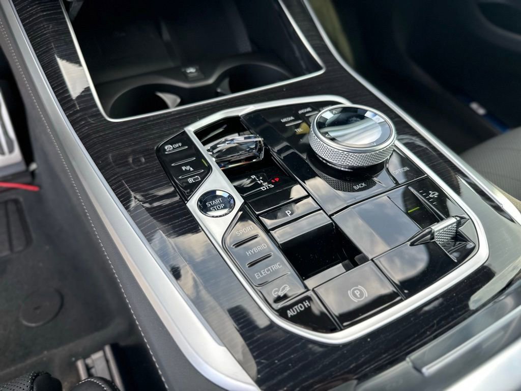 New 2026 Brooklyn Grey Metallic BMW xDrive50e image 32