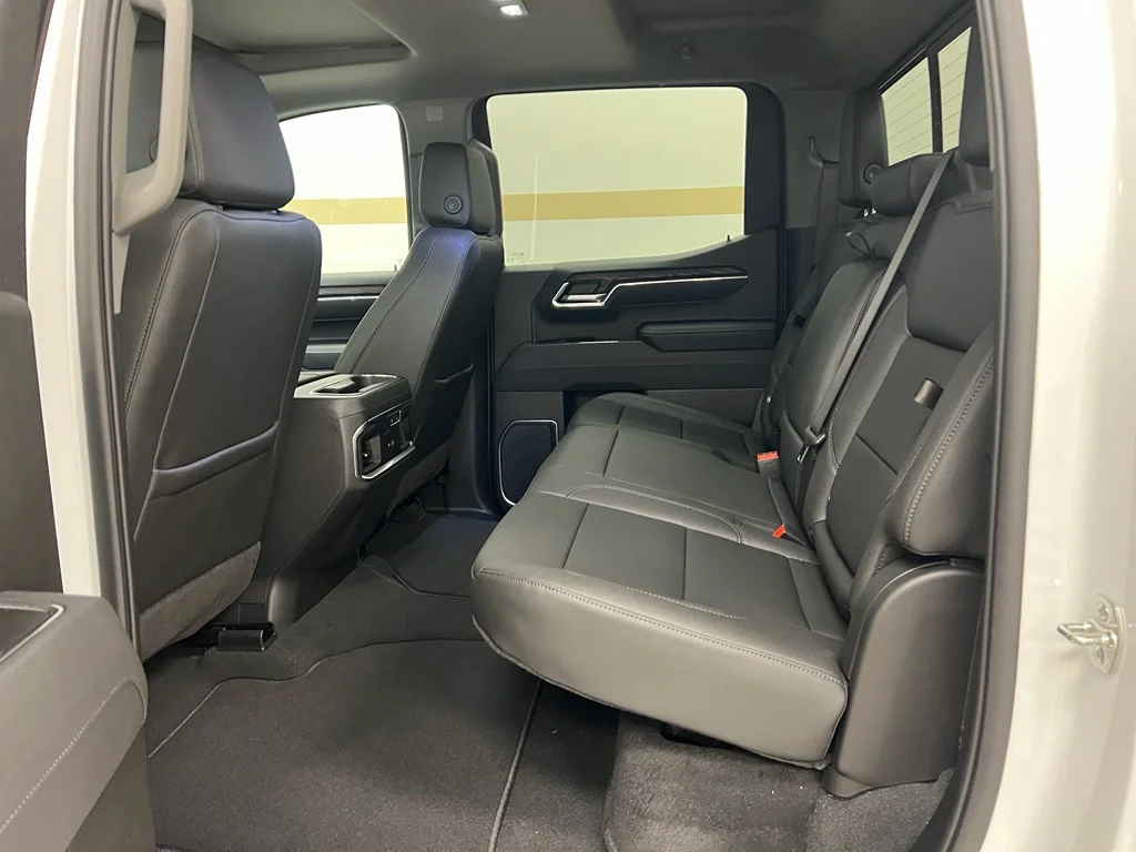 2026 GMC Sierra 1500 SLT - Photo 12