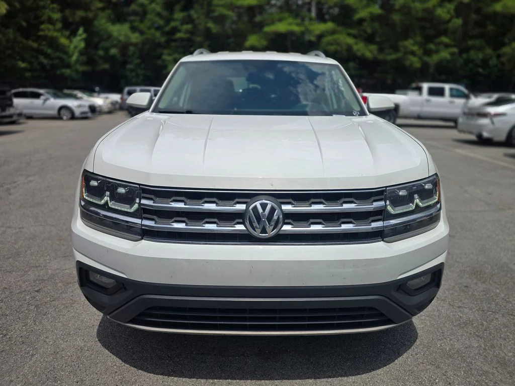 Used 2018 White Volkswagen 3.6L V6 SE image 2