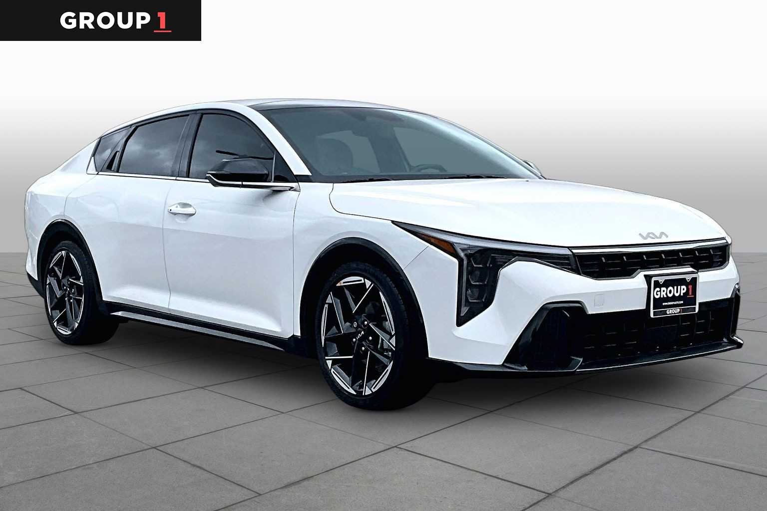 2025 Kia K4 GT-Line AT's photo