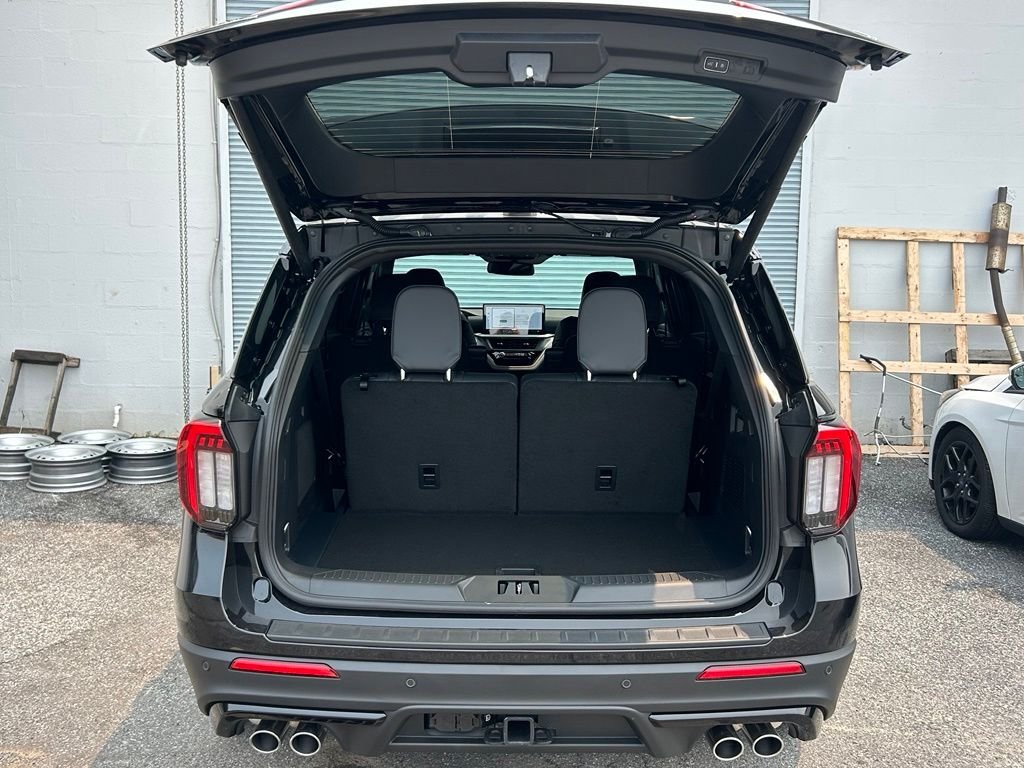 New 2026 Agate Black Metallic Ford ST image 32