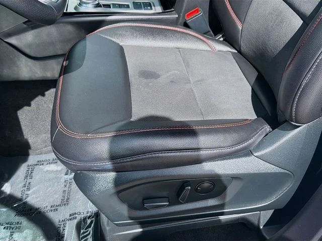 Used 2023 White Metallic Ford ST-Line image 18
