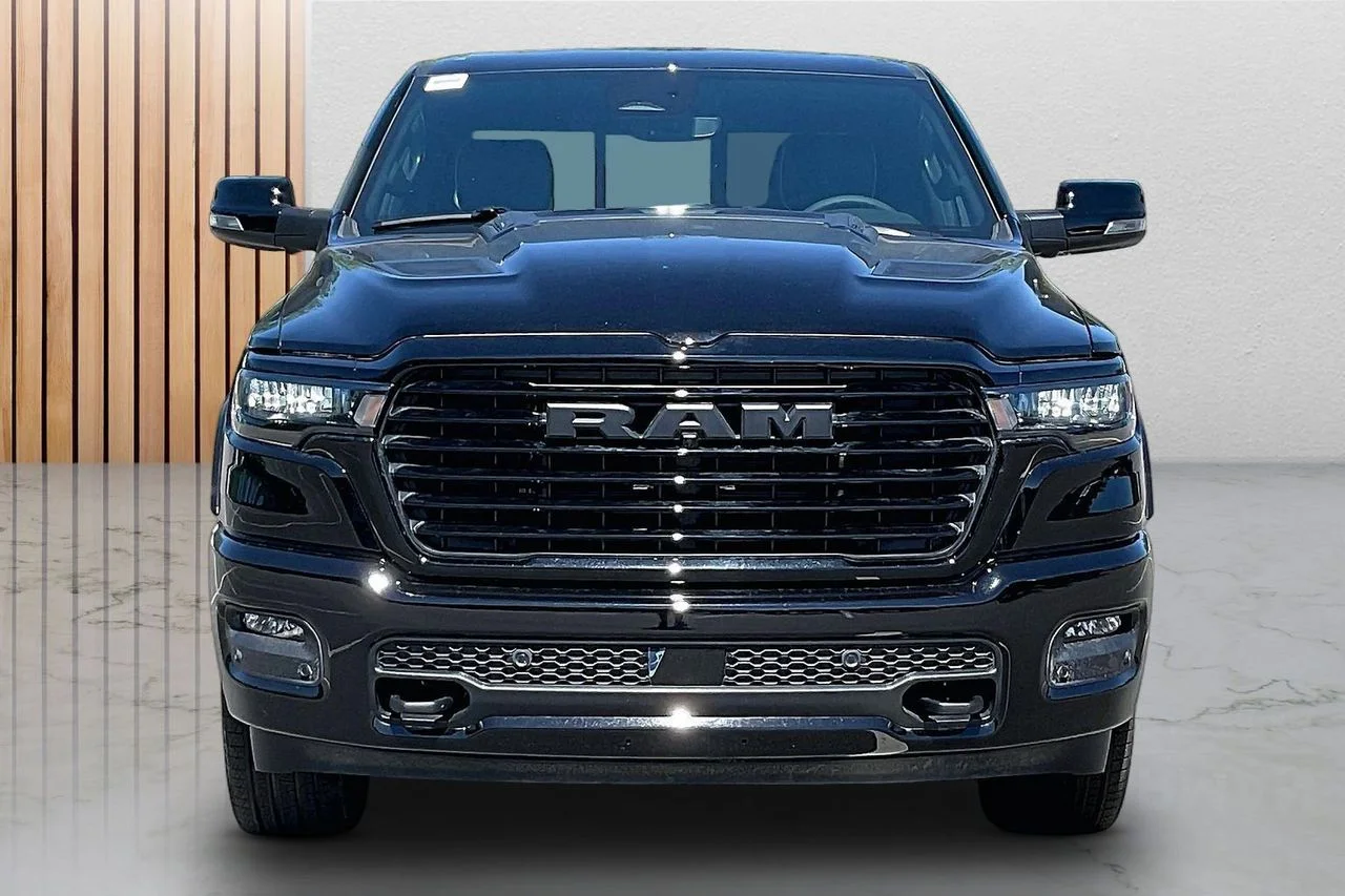 New 2026 Diamond Black Crystal Pearl-Coat Exterior Paint RAM Laramie image 3