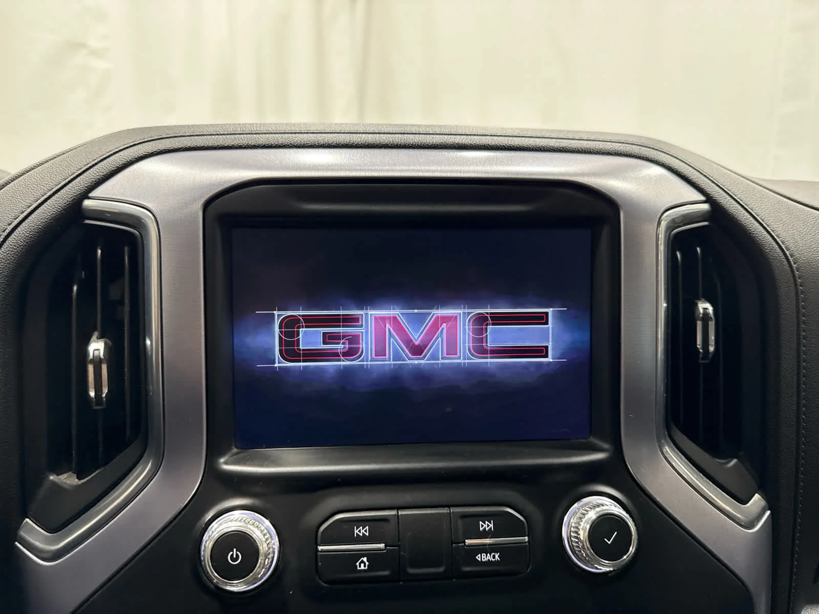 Certified Used 2019 SUMMIT WHITE GMC SLT image 15