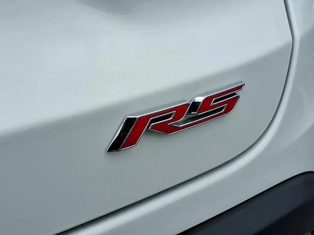 Used 2024 Summit White Chevrolet 1RS image 22