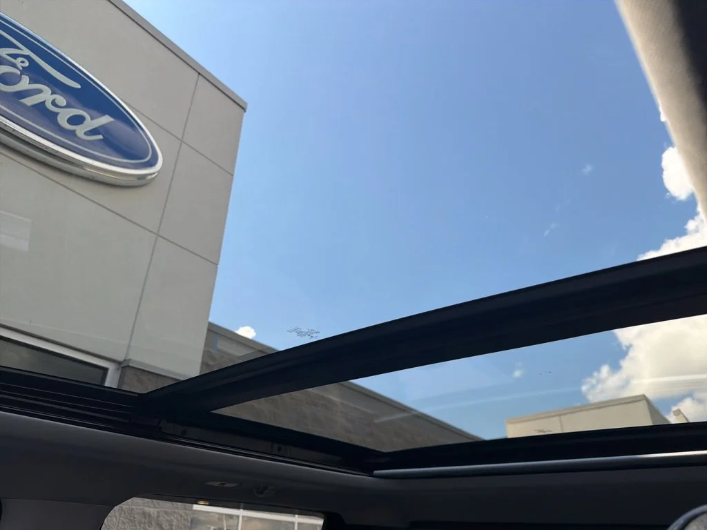 Used 2021 Rapid Red Metallic Tinted Clearcoat Ford Lariat image 22