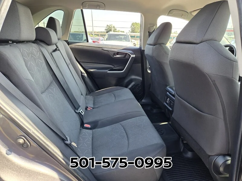 Used 2021 Magnetic Gray Metallic TOYOTA XLE FWD image 15