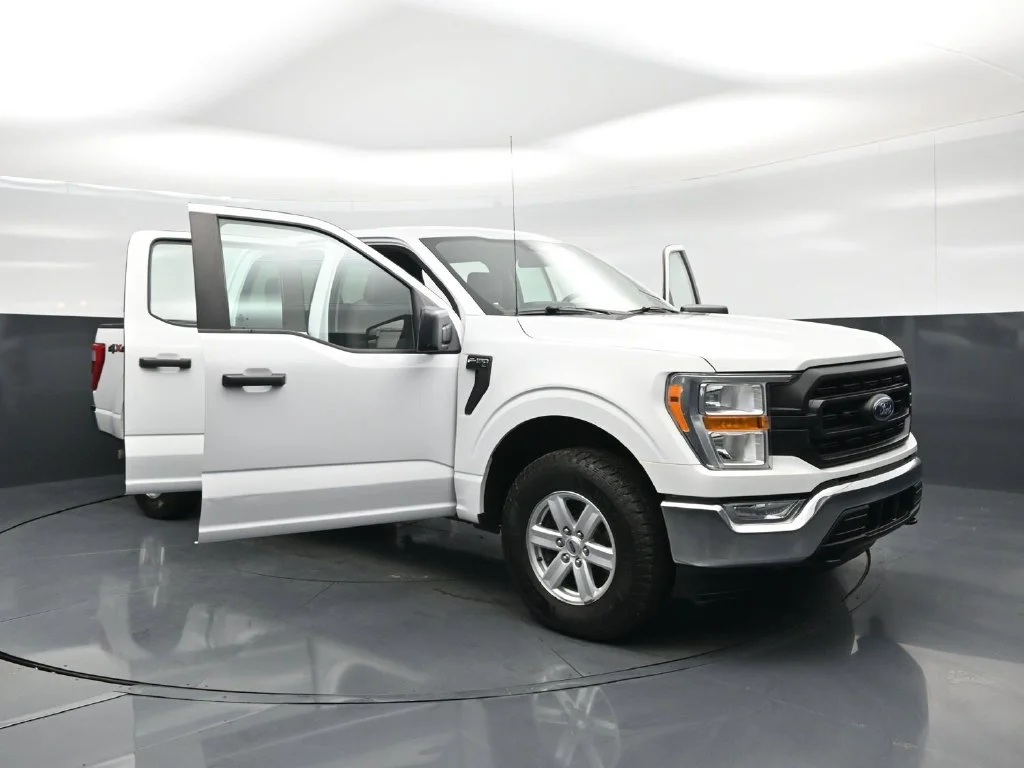 Used 2021 White Ford XL image 25
